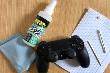 آموزش تصویری نحوه تمیز کردن دسته کنسول PS4 و PS5